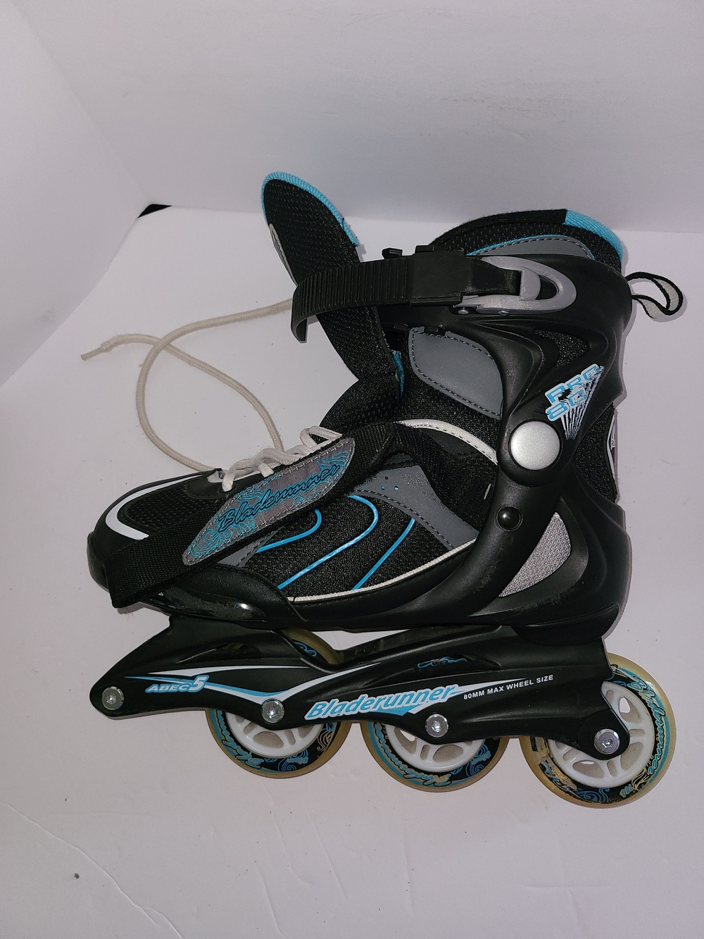 Adjustable Women's Inline Skate - Black & Blue - Picture 8 of 9